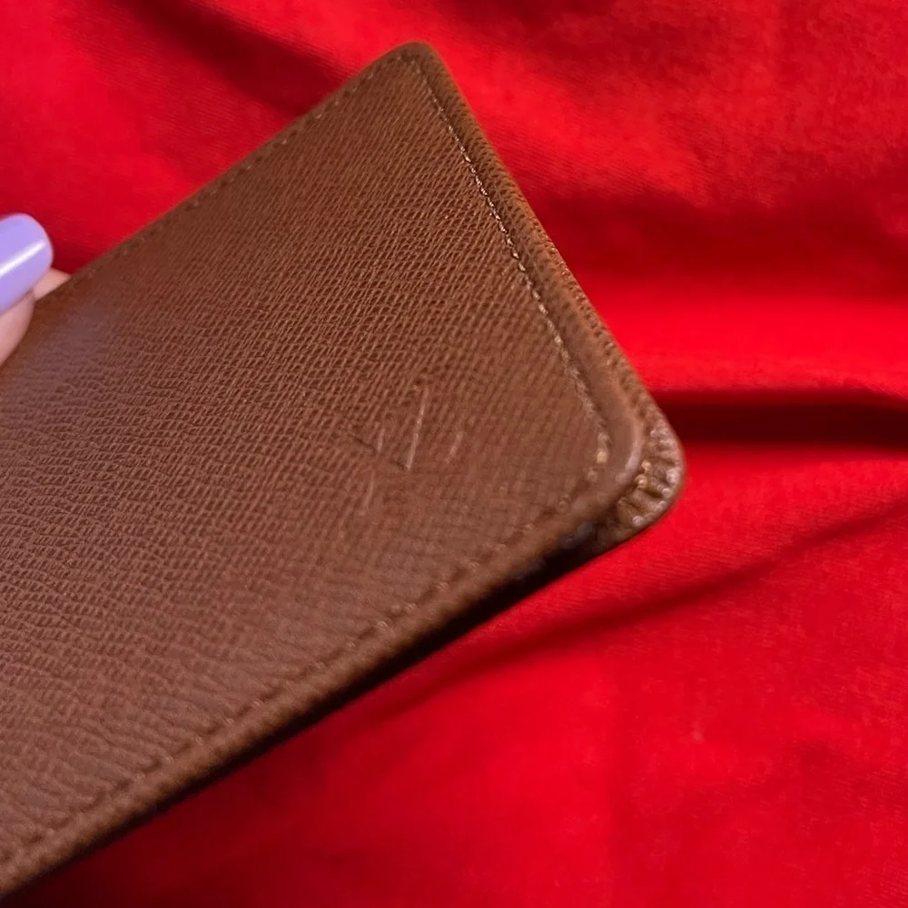 AUTHENTIC LV Taiga Card Holder VG-E condition